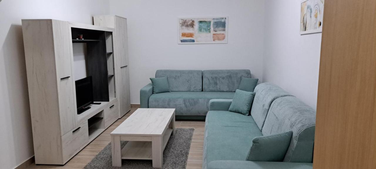 Apartman Bosiljka Apartment Subotica Bagian luar foto